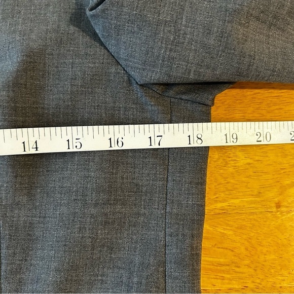 BROOKS BROTHERS 2-Button Wool Tailored Blazer - Flawed Gem - Picture 5 of 6